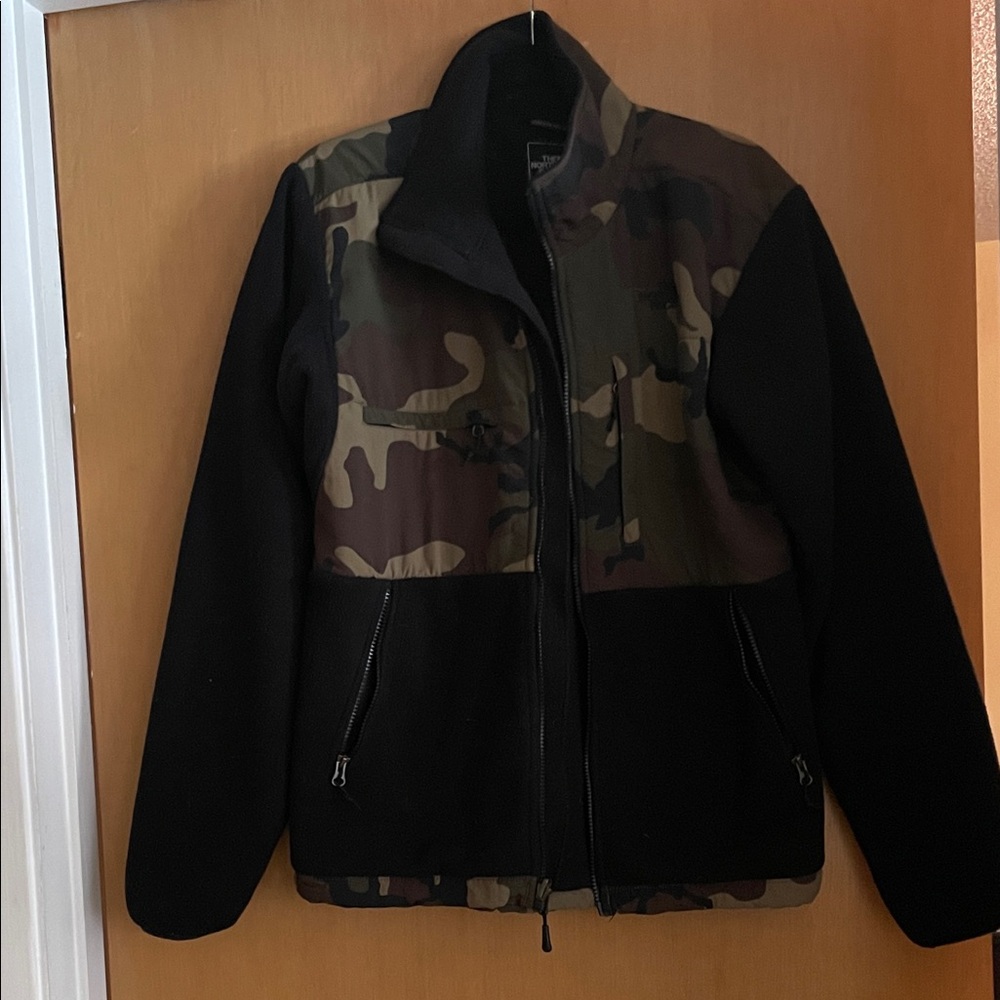 The North Face Men's Black and Camouflage Field Jacket